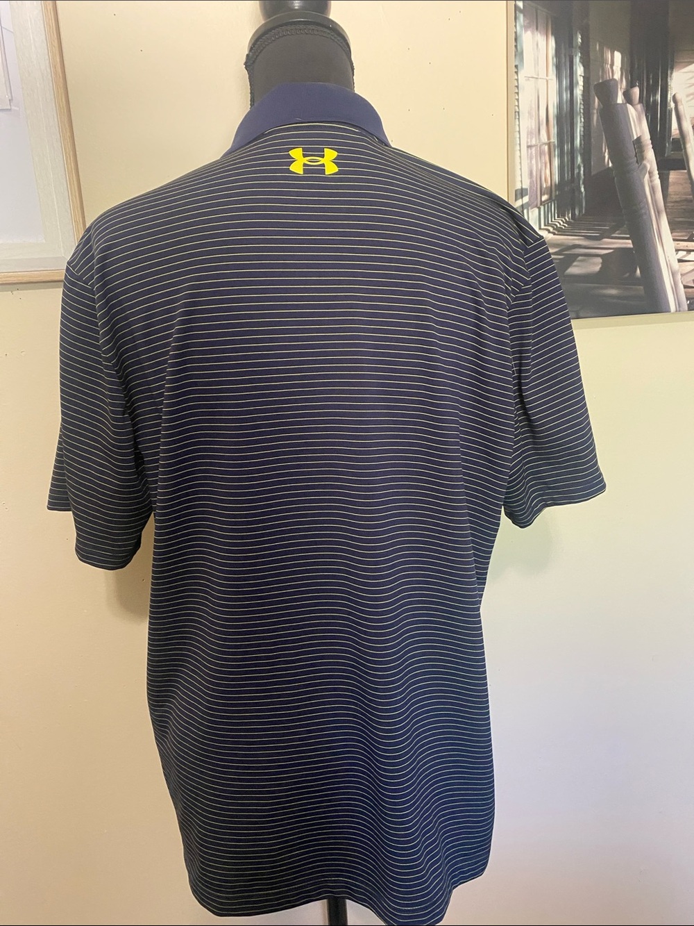 Under Armour Men’s Navy Striped Polo with Yellow Logo University of MI Sz Med - Picture 2 of 4